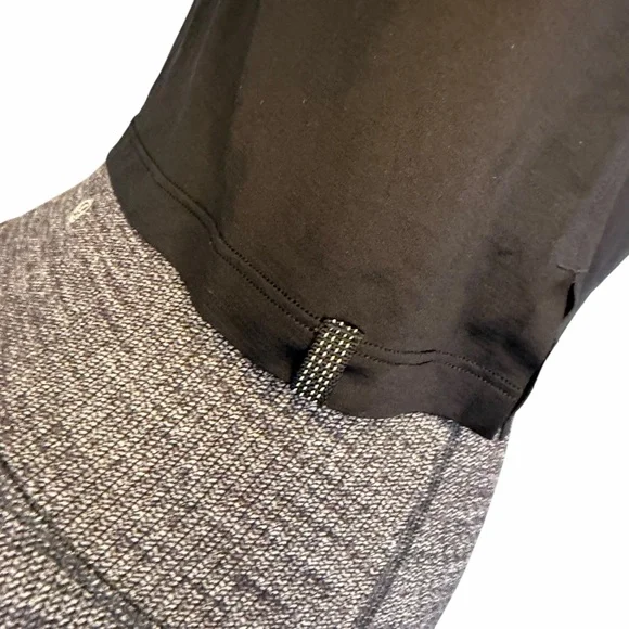 Lululemon Muscle Tank crop side slits black top size 4 - Picture 4 of 6